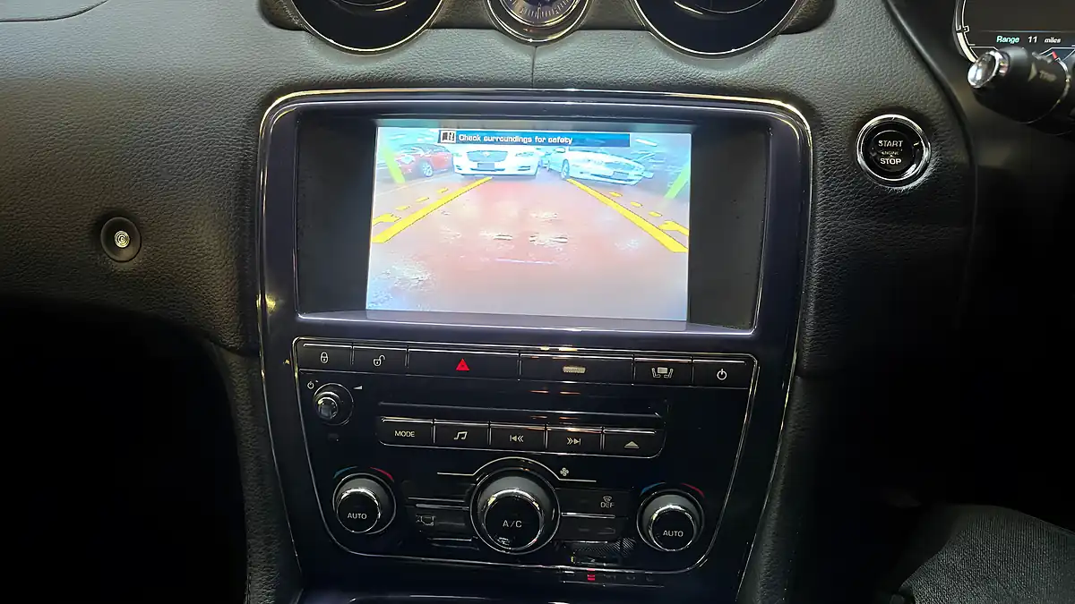 Used 2010 Jaguar Xj Premium Luxury Silver - Interior and Exterior details 5