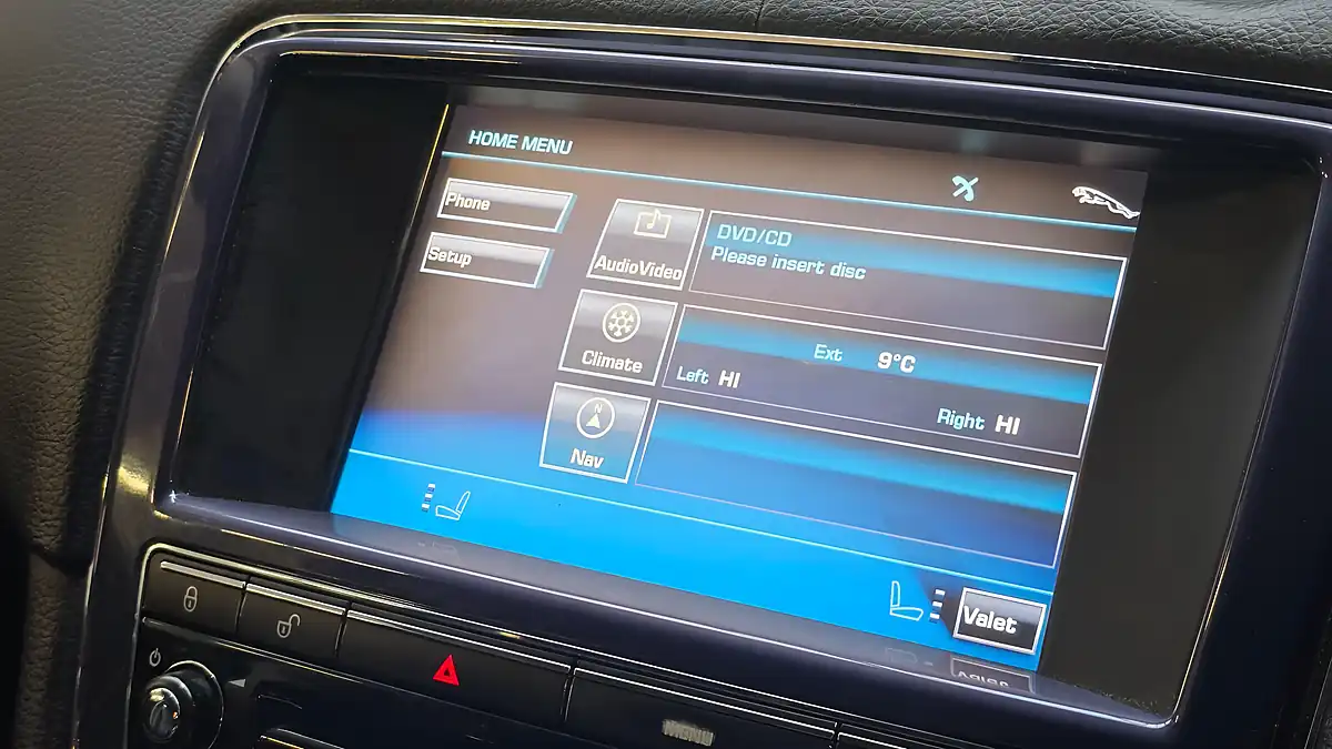 Used 2010 Jaguar Xj Premium Luxury Silver - Interior and Exterior details 7