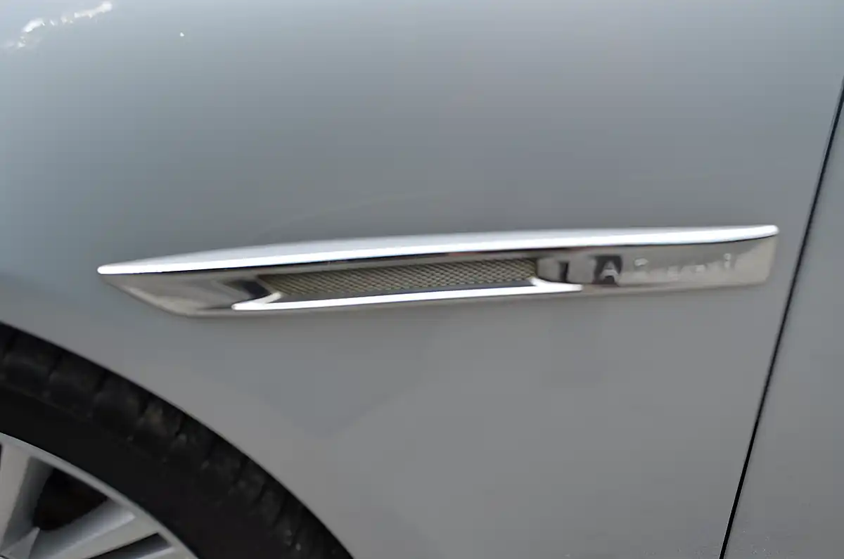 Used 2010 Jaguar Xj Premium Luxury Silver - Interior and Exterior details 13