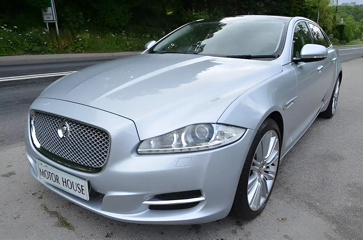 Used 2010 Jaguar Xj Premium Luxury Silver - Interior and Exterior details 2