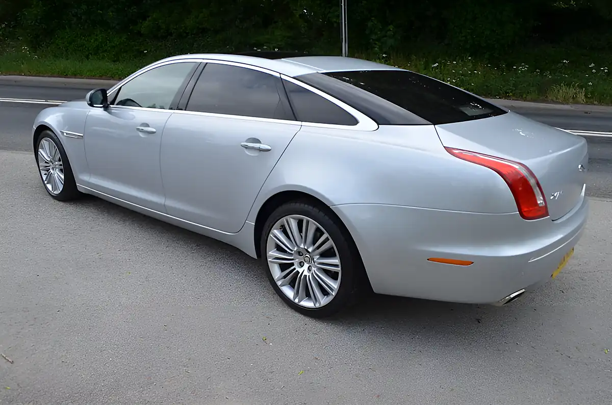 Used 2010 Jaguar Xj Premium Luxury Silver - Interior and Exterior details 4