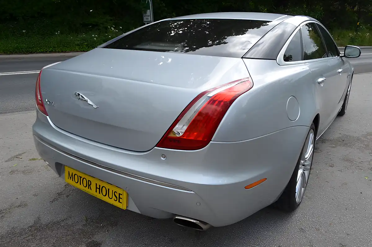 Used 2010 Jaguar Xj Premium Luxury Silver - Interior and Exterior details 6