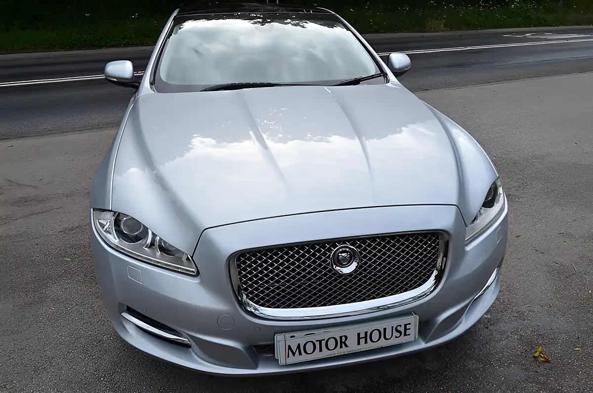 Used 2010 Jaguar Xj Premium Luxury Silver - Interior and Exterior details 8
