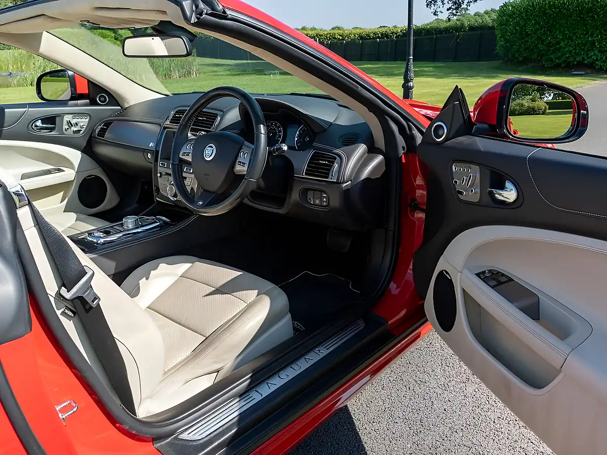 Used 2010 Jaguar Xkr Convertible Red - Interior and Exterior details 14