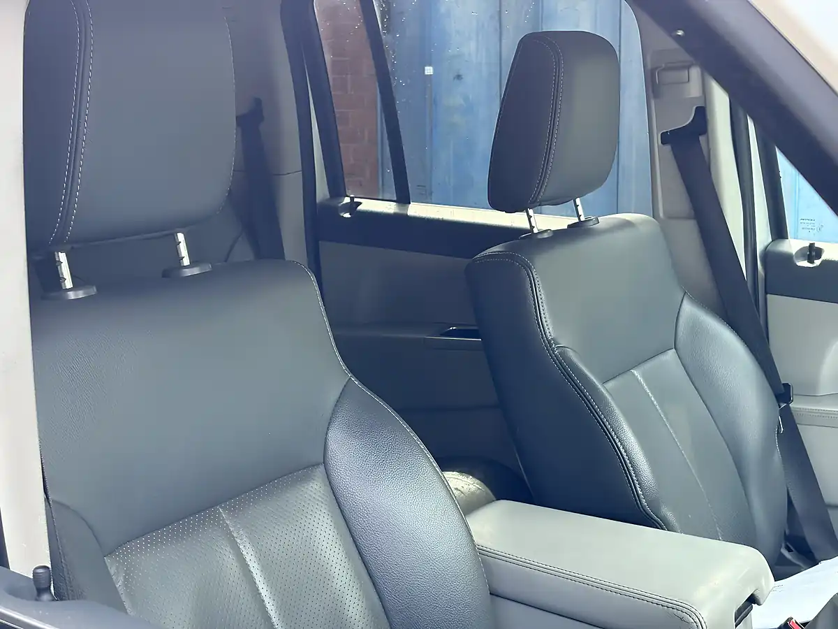 Used 2010 Jeep Cherokee Limited Silver - Interior and Exterior details 12
