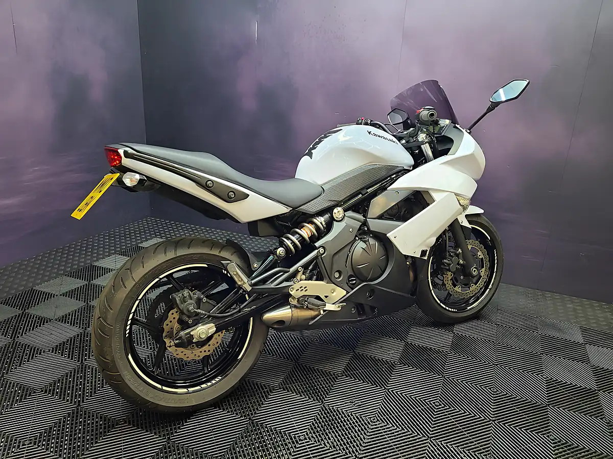 Used 2010 Kawasaki ER-6F White - Interior and Exterior details 12