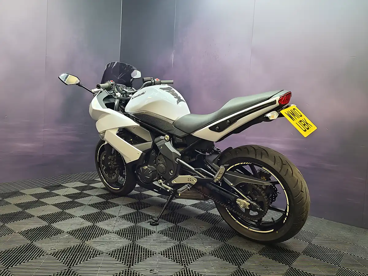 Used 2010 Kawasaki ER-6F White - Interior and Exterior details 14