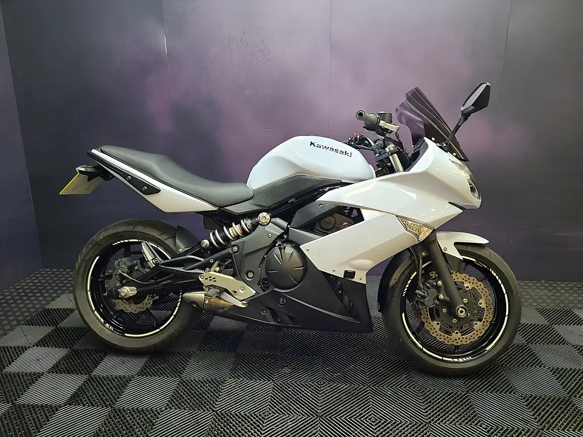 Used 2010 Kawasaki ER-6F White - Interior and Exterior details 2