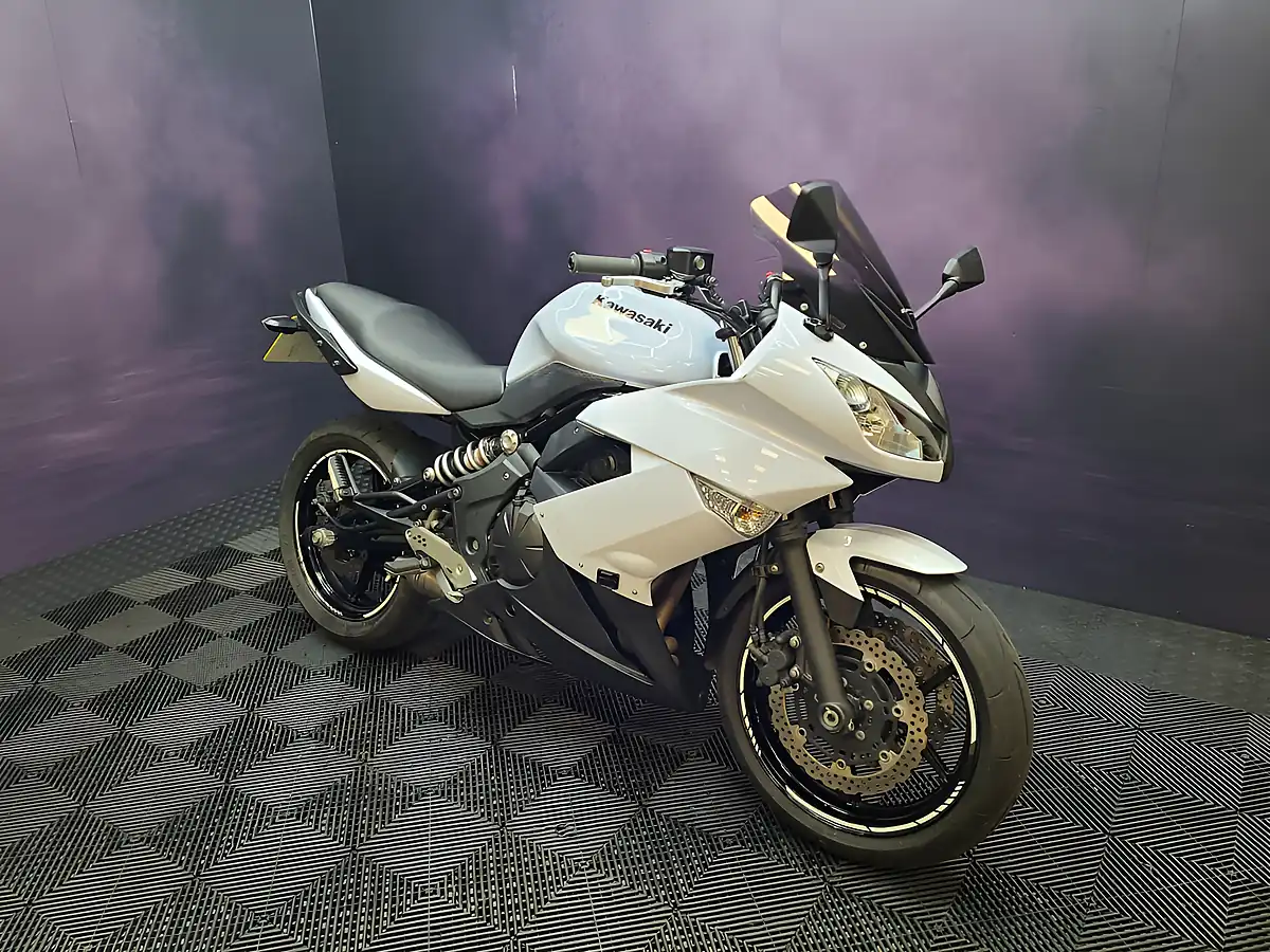 Used 2010 Kawasaki ER-6F White - Interior and Exterior details 4