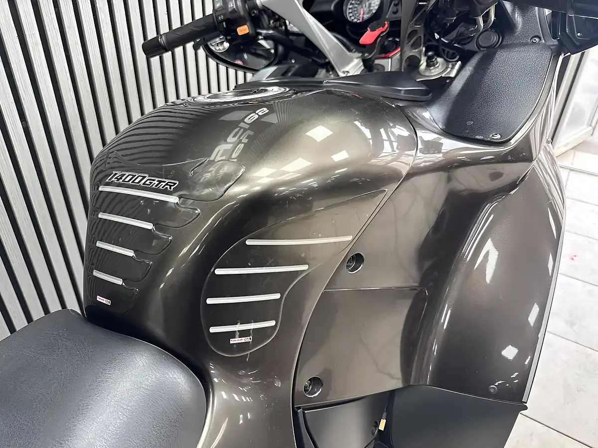 Used 2010 Kawasaki GTR1400 Grey - Interior and Exterior details 11