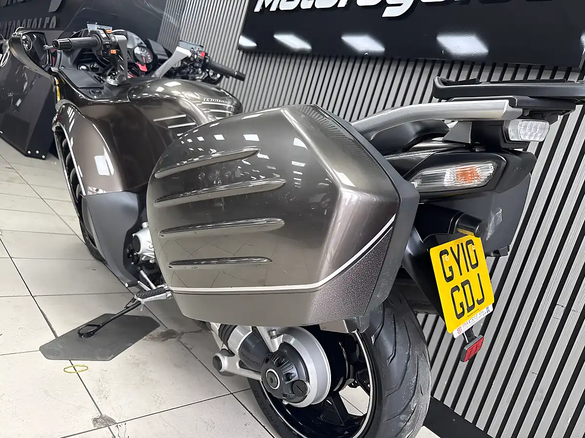 Used 2010 Kawasaki GTR1400 Grey - Interior and Exterior details 16