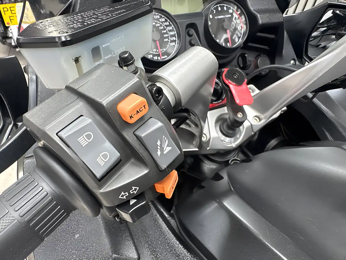 Used 2010 Kawasaki GTR1400 Grey - Interior and Exterior details 18