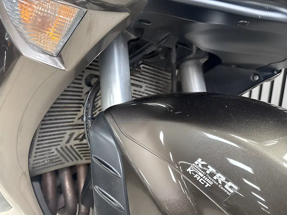 Used 2010 Kawasaki GTR1400 Grey - Interior and Exterior details 6