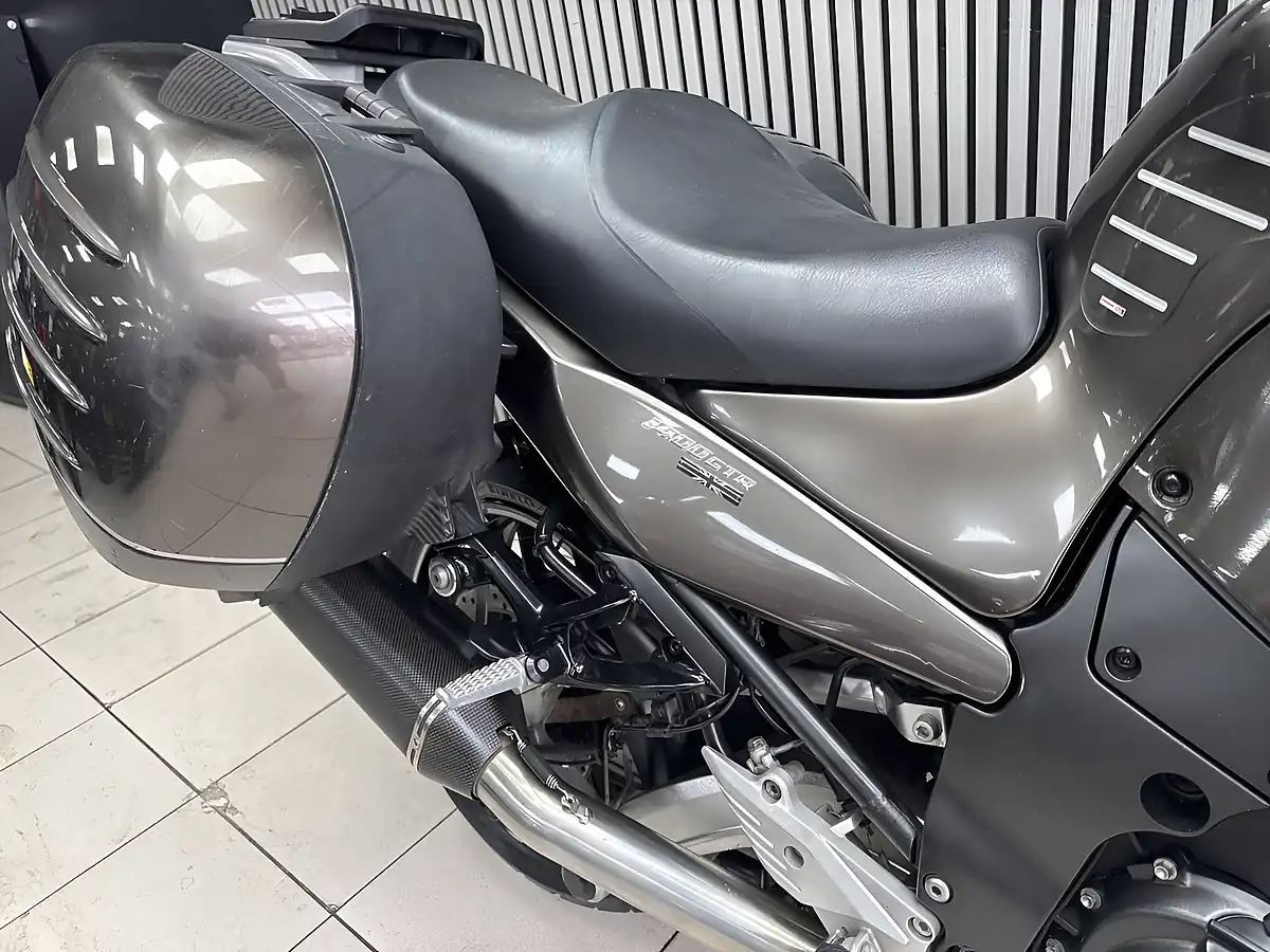 Used 2010 Kawasaki GTR1400 Grey - Interior and Exterior details 7