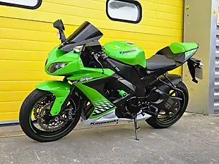 Used 2010 Kawasaki Ninja ZX-10R Green - Interior and Exterior details 15