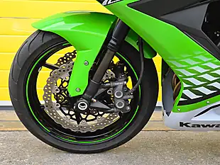 Used 2010 Kawasaki Ninja ZX-10R Green - Interior and Exterior details 16
