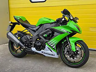 Used 2010 Kawasaki Ninja ZX-10R Green - Interior and Exterior details 3