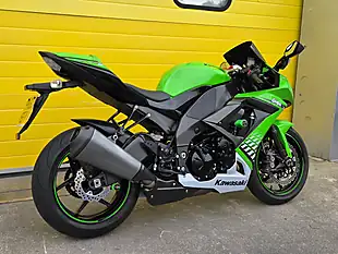 Used 2010 Kawasaki Ninja ZX-10R Green - Interior and Exterior details 4
