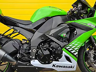 Used 2010 Kawasaki Ninja ZX-10R Green - Interior and Exterior details 6