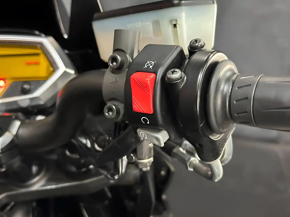 Used 2010 Kawasaki Z1000 1000 Black - Interior and Exterior details 16