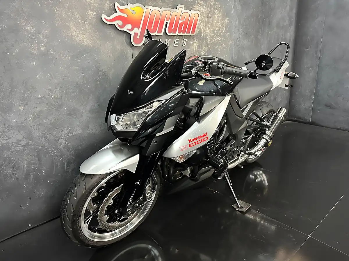 Used 2010 Kawasaki Z1000 1000 Black - Interior and Exterior details 17