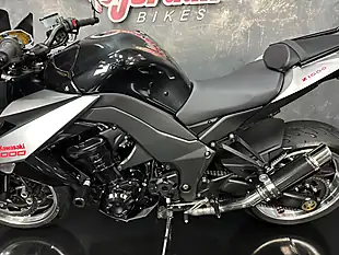 Used 2010 Kawasaki Z1000 1000 Black - Interior and Exterior details 18