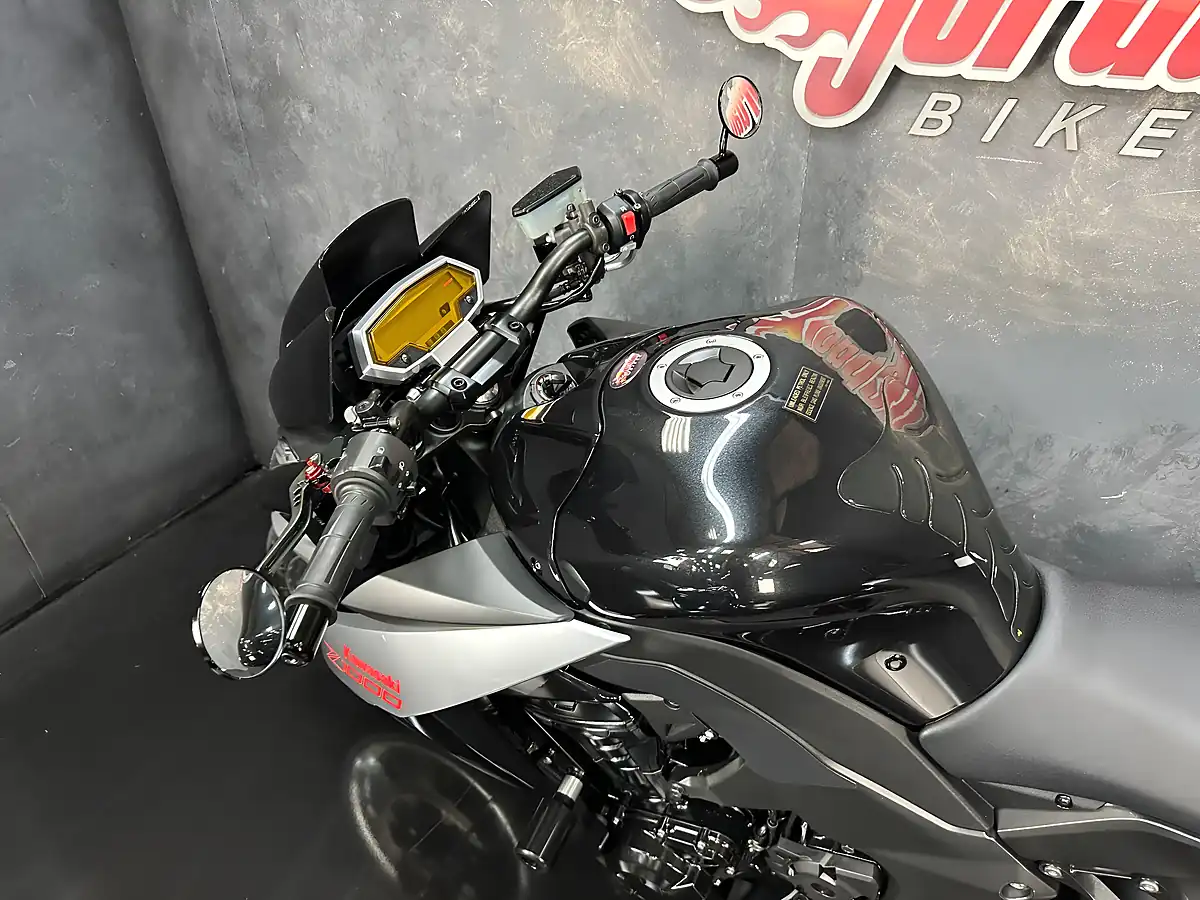 Used 2010 Kawasaki Z1000 1000 Black - Interior and Exterior details 19