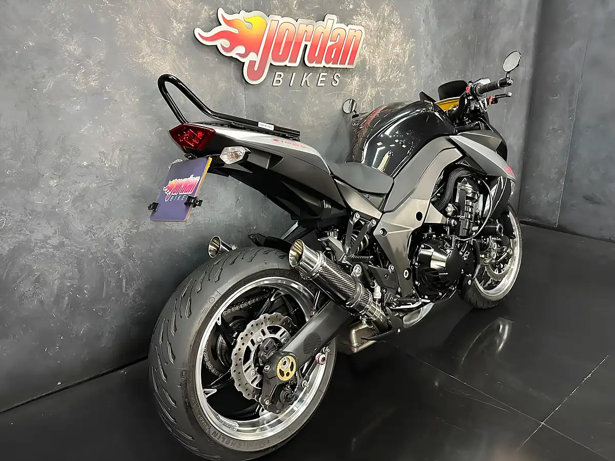 Used 2010 Kawasaki Z1000 1000 Black - Interior and Exterior details 5