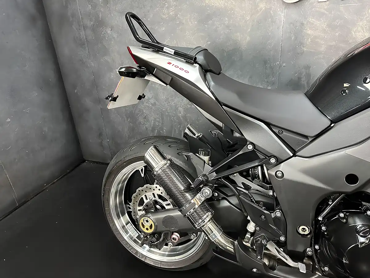 Used 2010 Kawasaki Z1000 1000 Black - Interior and Exterior details 6
