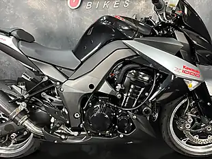 Used 2010 Kawasaki Z1000 1000 Black - Interior and Exterior details 7