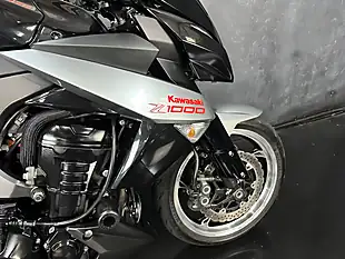 Used 2010 Kawasaki Z1000 1000 Black - Interior and Exterior details 9