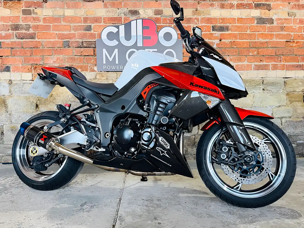 Used 2010 Kawasaki Z1000 Daf White - Front View