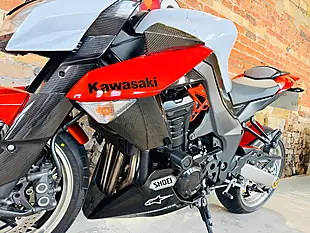 Used 2010 Kawasaki Z1000 Daf White - Interior and Exterior details 15