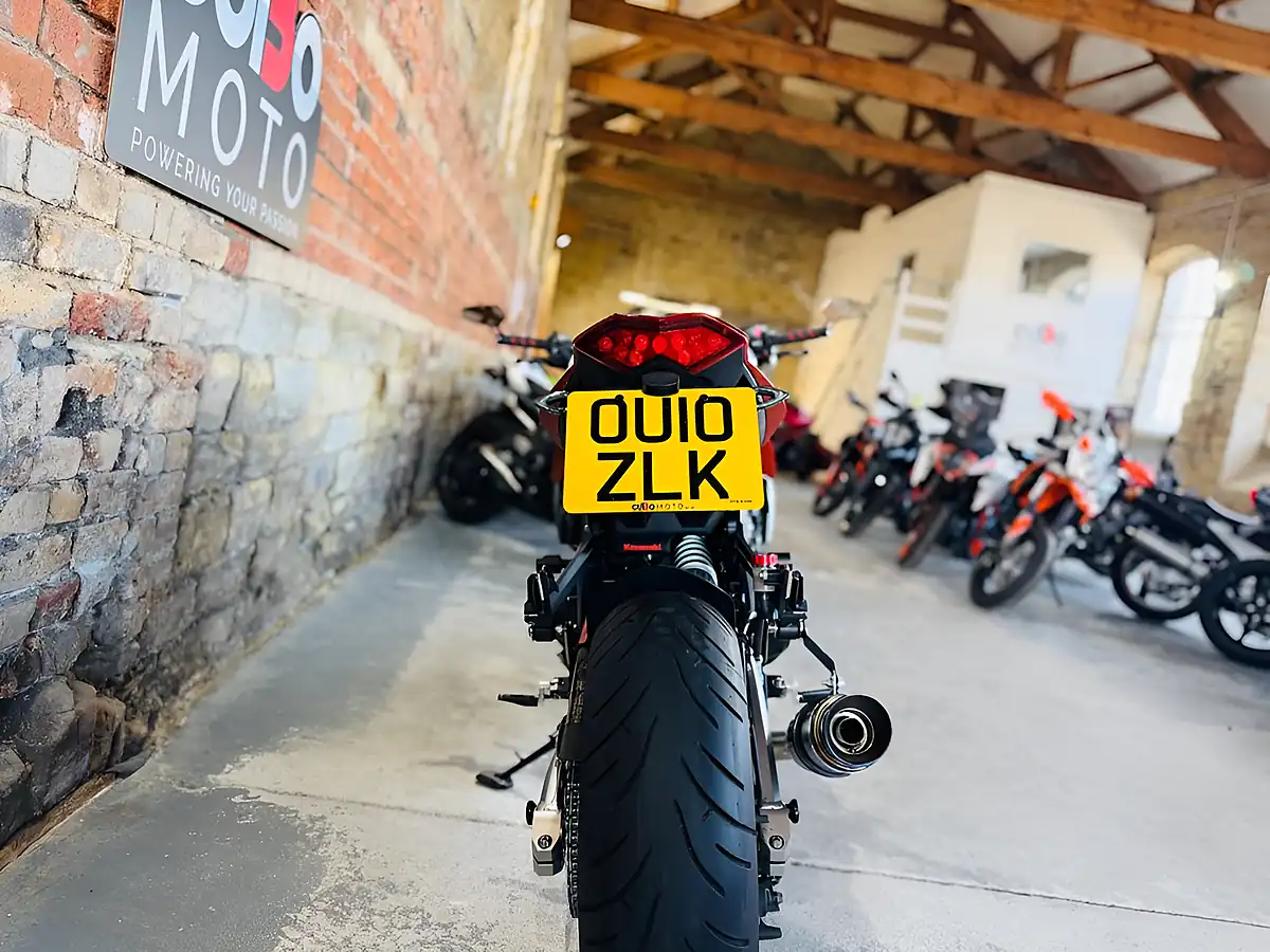 Used 2010 Kawasaki Z1000 Daf White - Interior and Exterior details 18