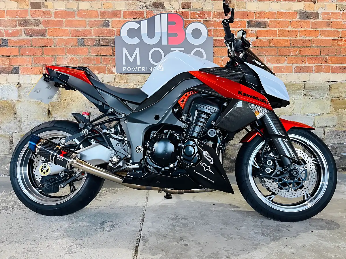Used 2010 Kawasaki Z1000 Daf White - Interior and Exterior details 2
