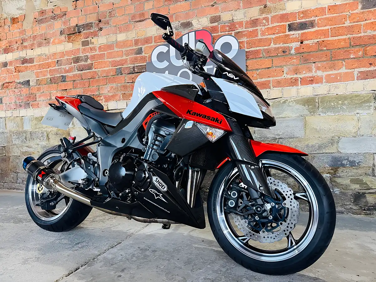 Used 2010 Kawasaki Z1000 Daf White - Interior and Exterior details 3