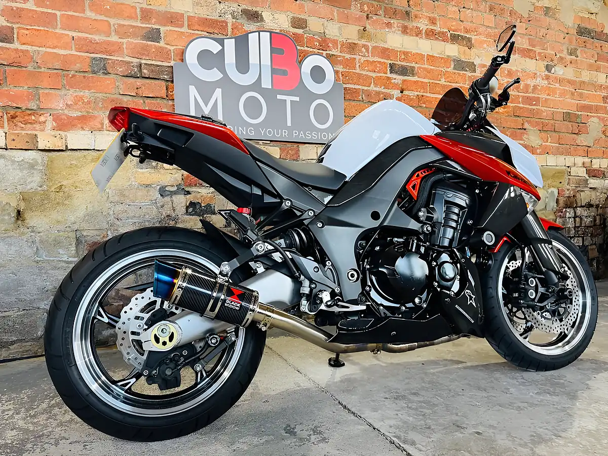 Used 2010 Kawasaki Z1000 Daf White - Interior and Exterior details 4