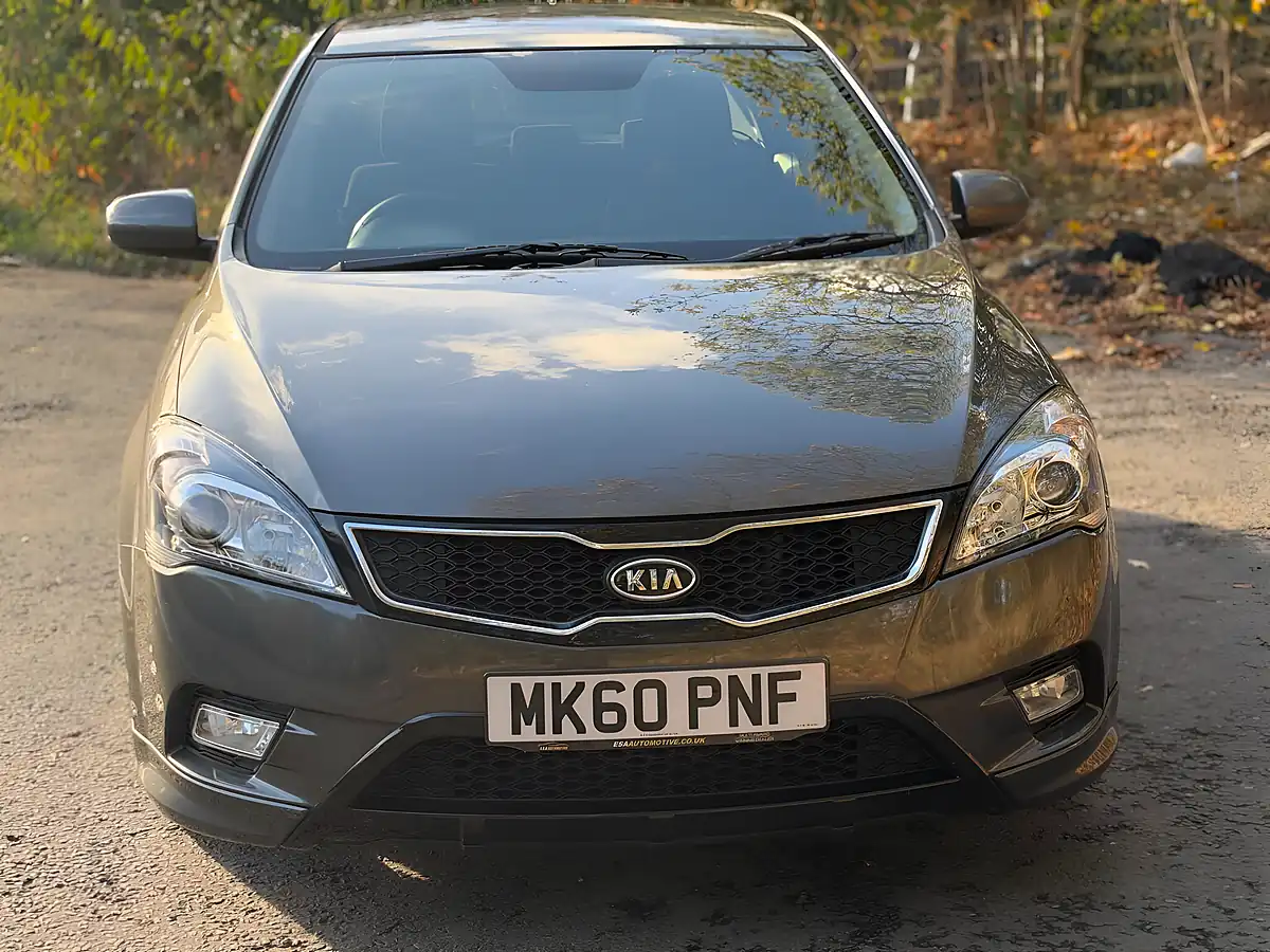 Used 2010 Kia Ceed 3 Grey - Interior and Exterior details 2