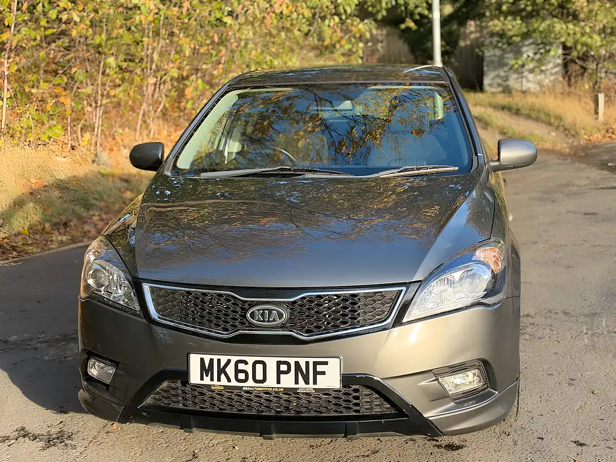 Used 2010 Kia Ceed 3 Grey - Interior and Exterior details 5