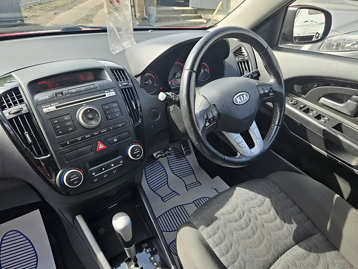 Used 2010 Kia Ceed 3 Red - Interior and Exterior details 12