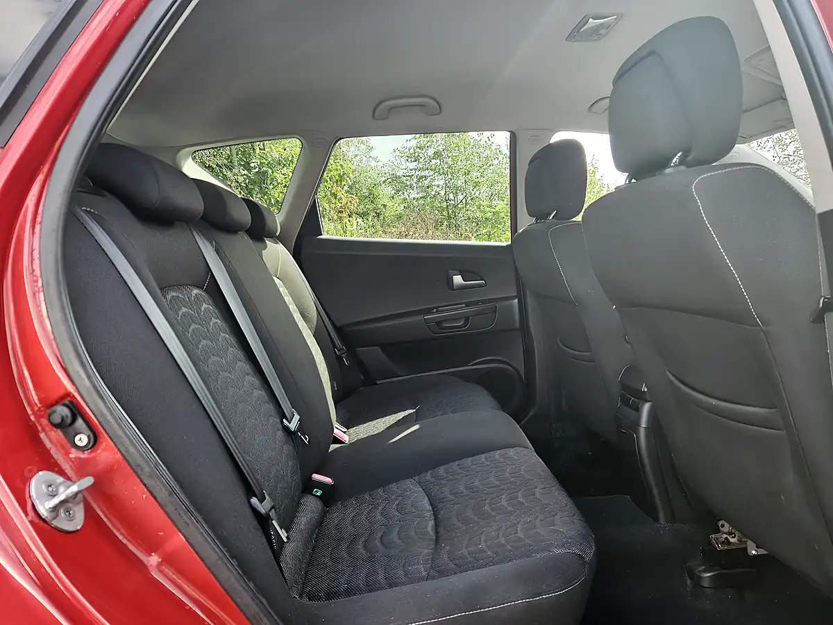 Used 2010 Kia Ceed 3 Red - Interior and Exterior details 15