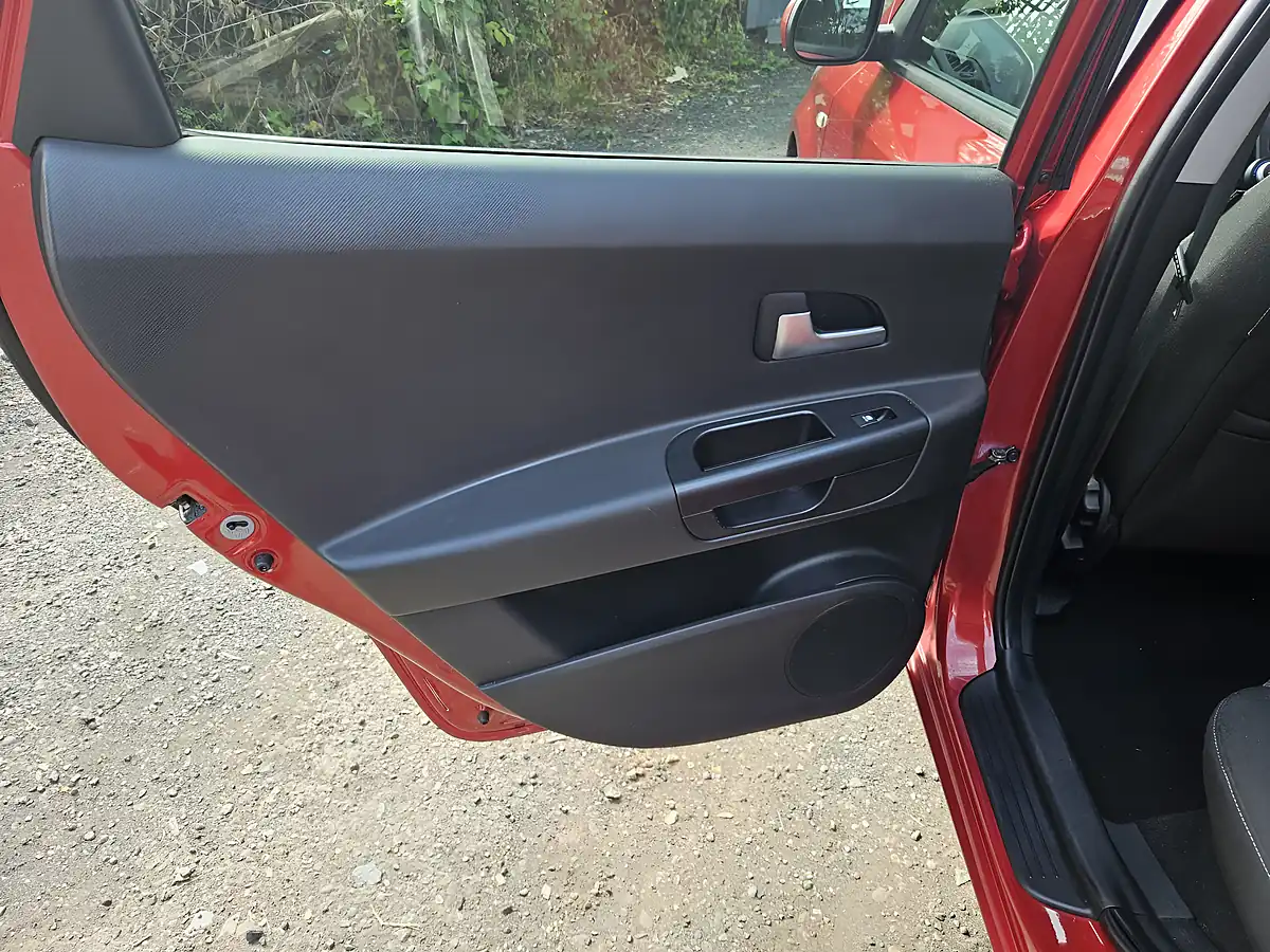 Used 2010 Kia Ceed 3 Red - Interior and Exterior details 16
