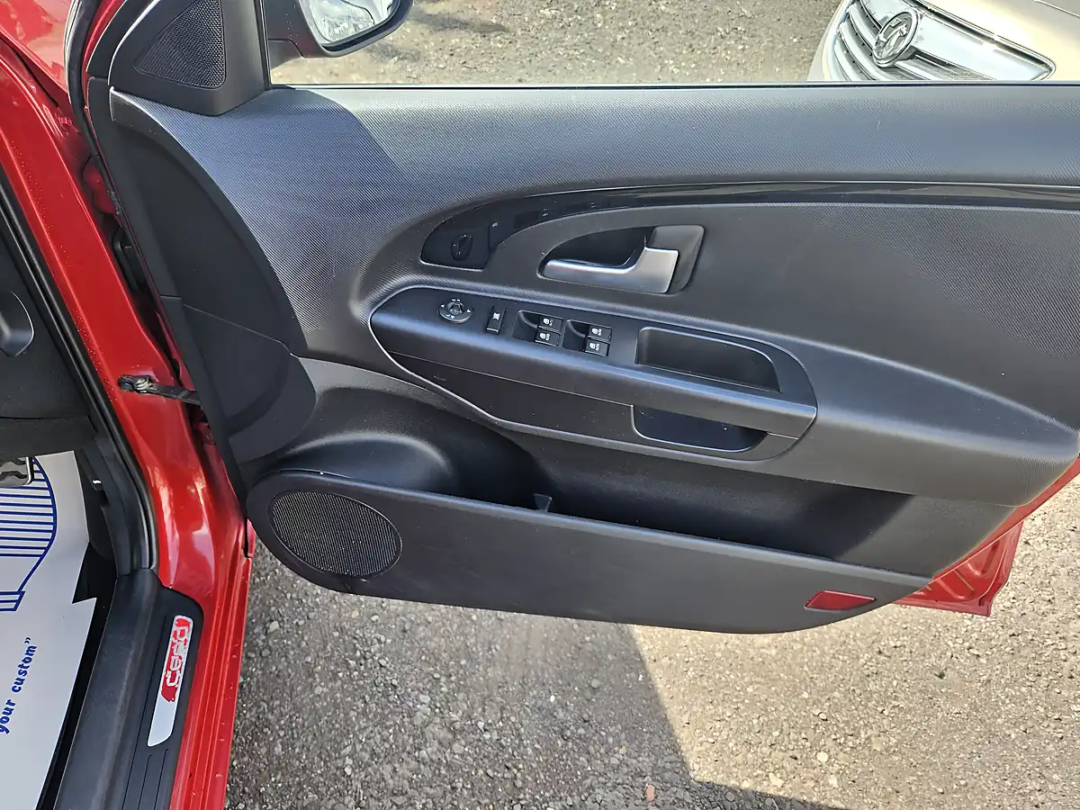 Used 2010 Kia Ceed 3 Red - Interior and Exterior details 17