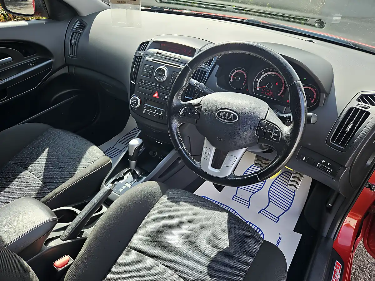 Used 2010 Kia Ceed 3 Red - Interior and Exterior details 19
