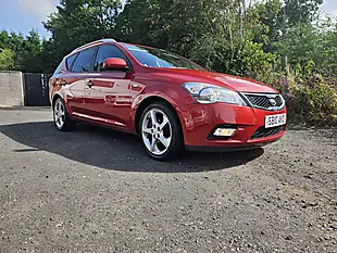 Used 2010 Kia Ceed 3 Red - Interior and Exterior details 2