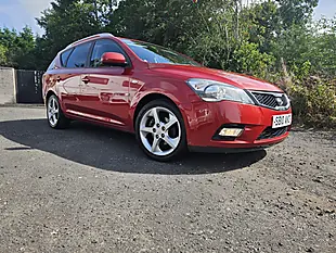 Used 2010 Kia Ceed 3 Red - Interior and Exterior details 20