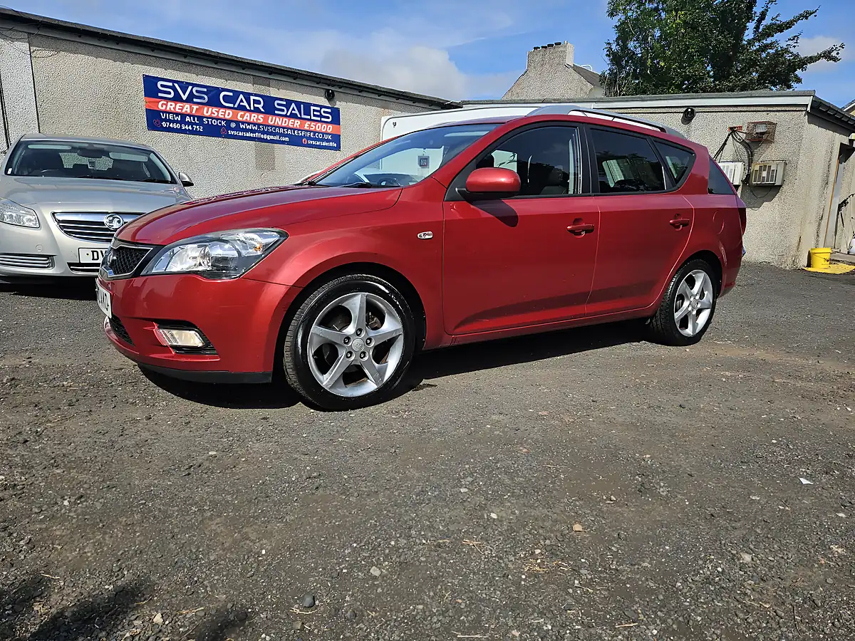 Used 2010 Kia Ceed 3 Red - Interior and Exterior details 9
