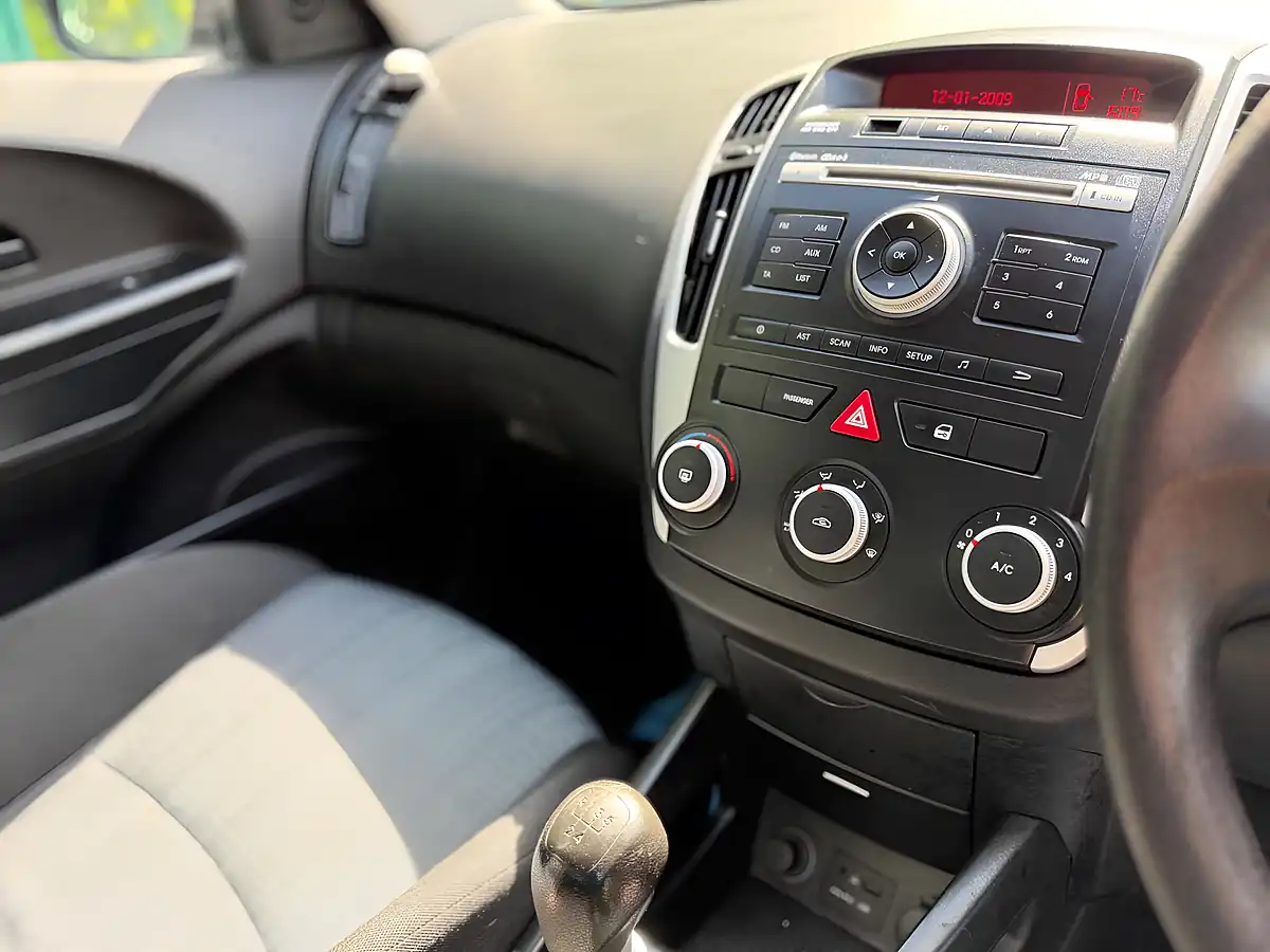 Used 2010 Kia Ceed Strike Blue - Interior and Exterior details 14