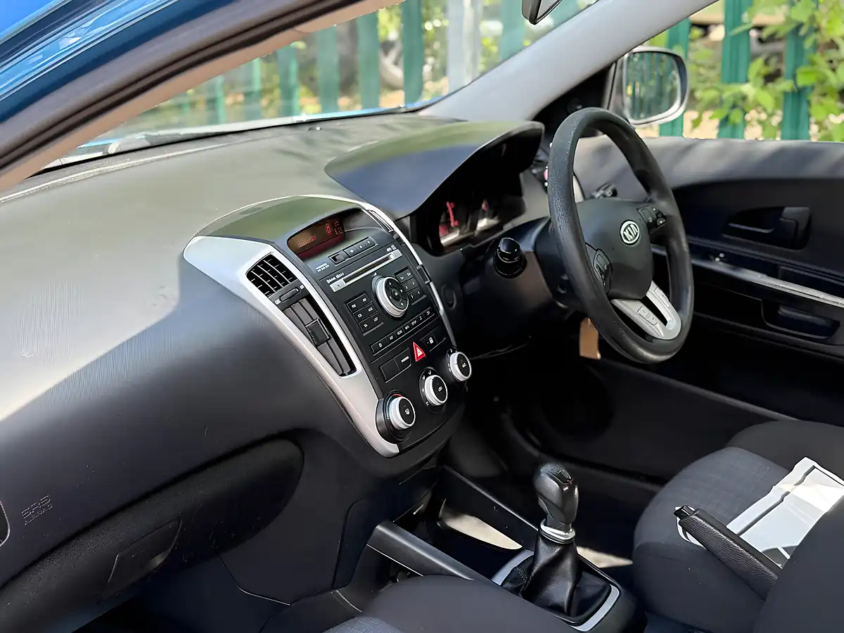 Used 2010 Kia Ceed Strike Blue - Interior and Exterior details 18