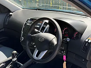 Used 2010 Kia Ceed Strike Blue - Interior and Exterior details 3